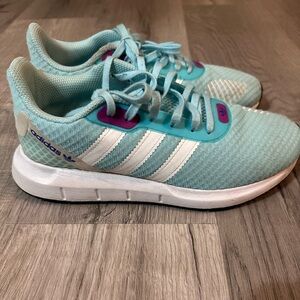 Women's adidas tennis shoes